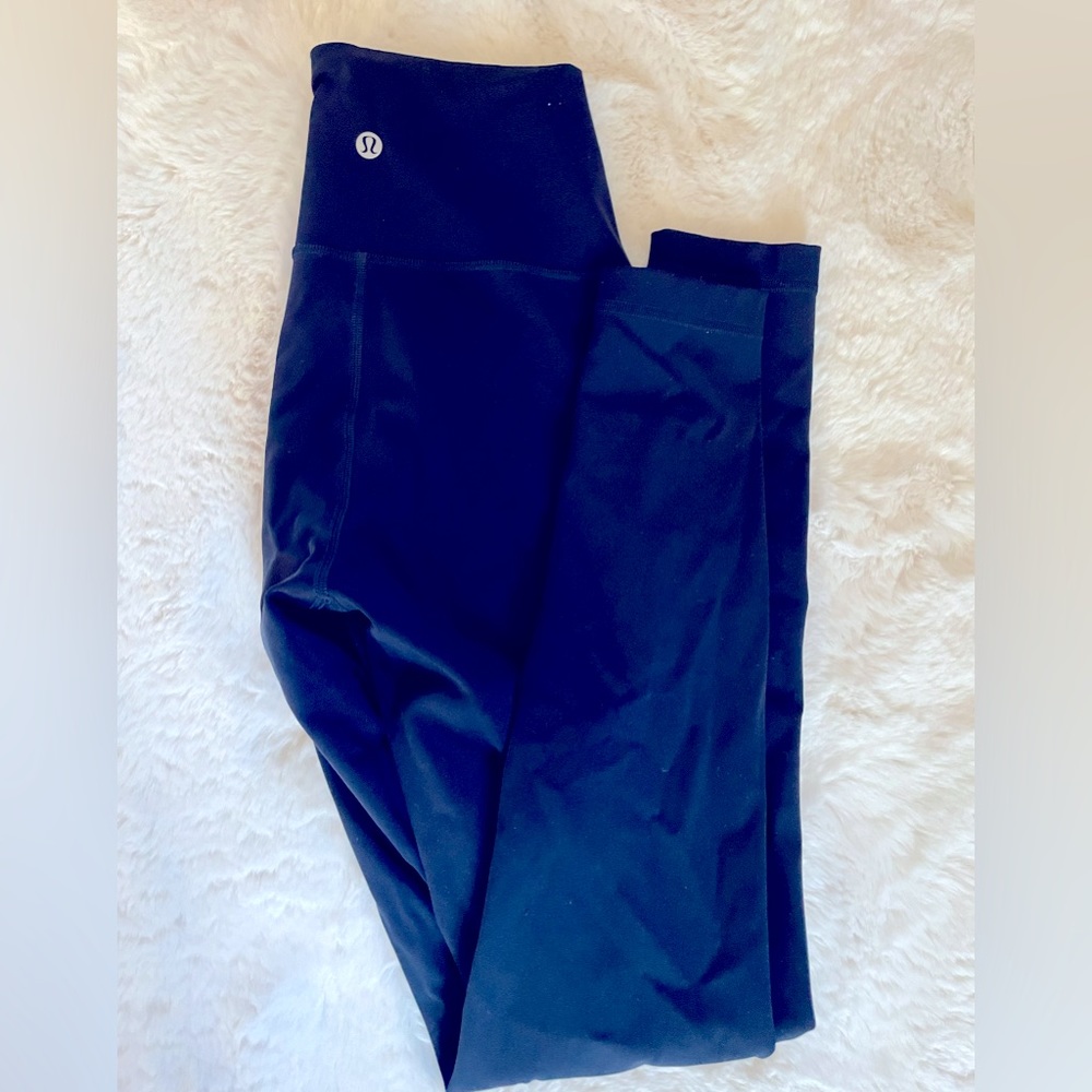 Lululemon size 6 WunderUnder Luxtreme Navy DISCONTINUED